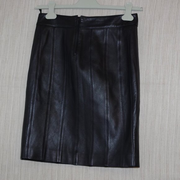 Chic Black Leather Mini Pencil Italian Skirt size S - Picture 10 of 12
